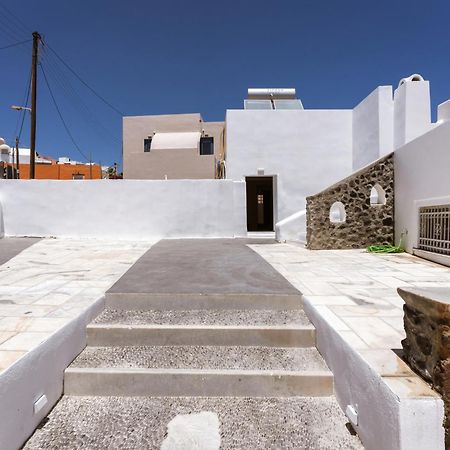 On An Island Suites & Apartments - Fira Exterior photo