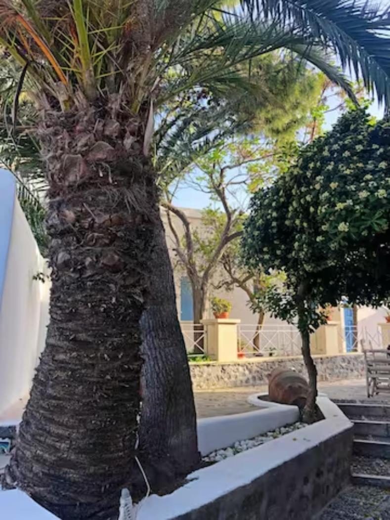 On An Island Suites & Apartments - Fira Exterior photo