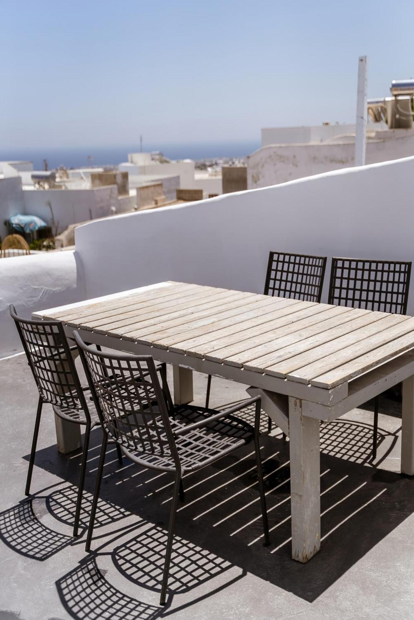 On An Island Suites & Apartments - Fira Exterior photo